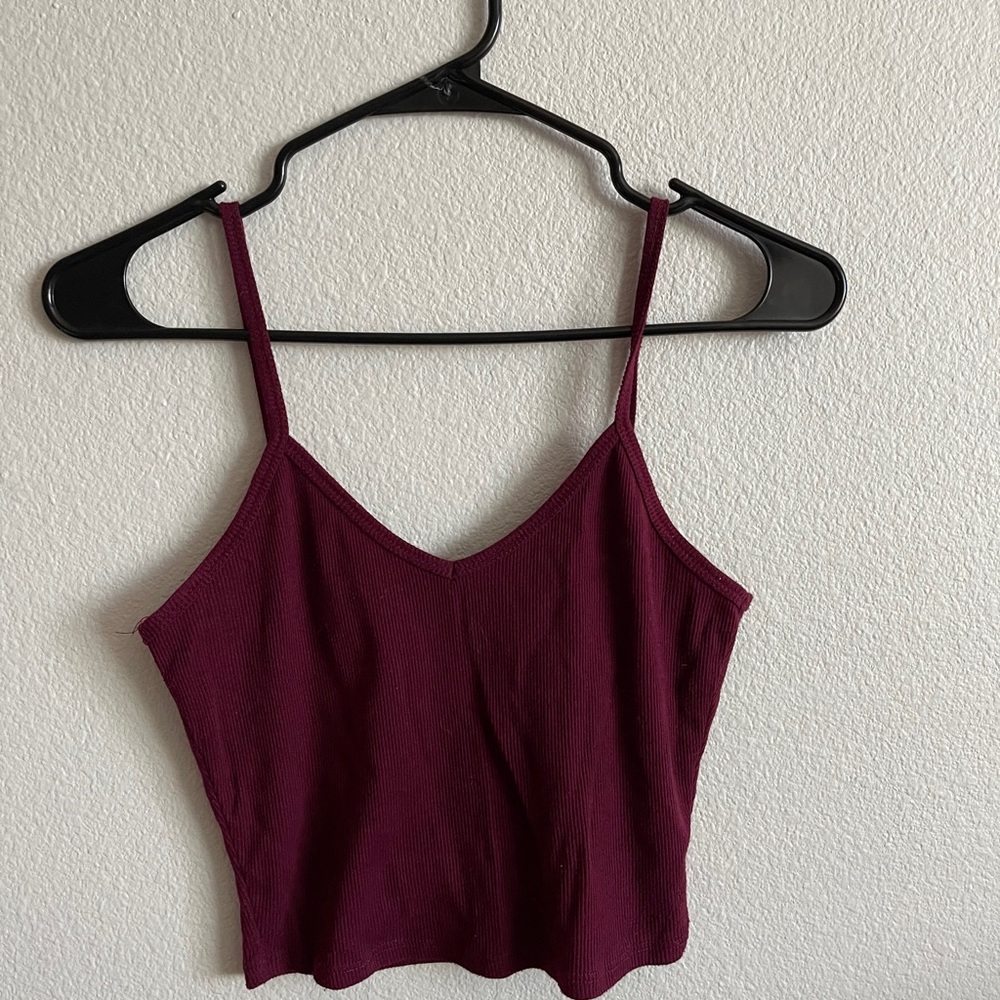 Maroon tanktop